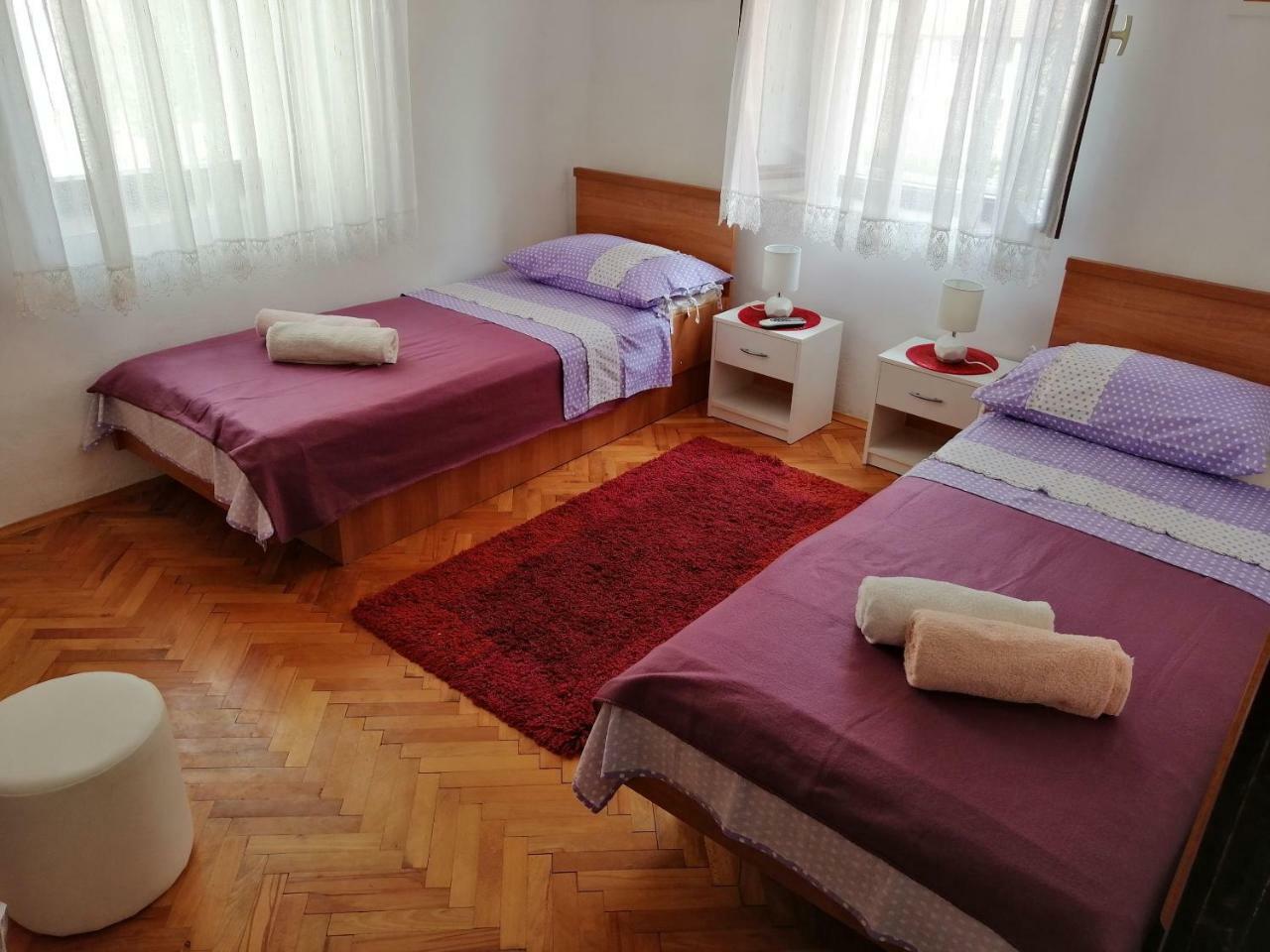 Villa House Lotties Stari Grad  Habitación foto